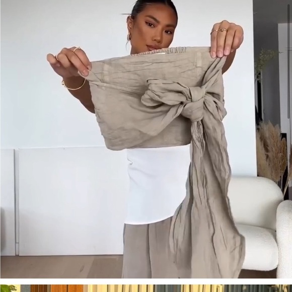 NWT ZARA 100% LINEN Halter Crop Top SIZE XS
🚨FIRM PRICE - Picture 9 of 15